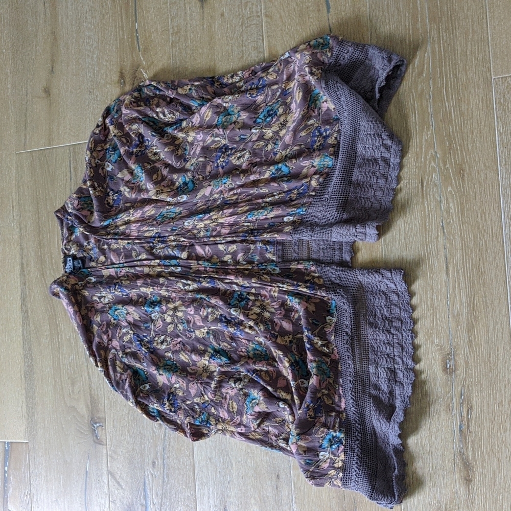 NWOT floral kimono! Super cute!